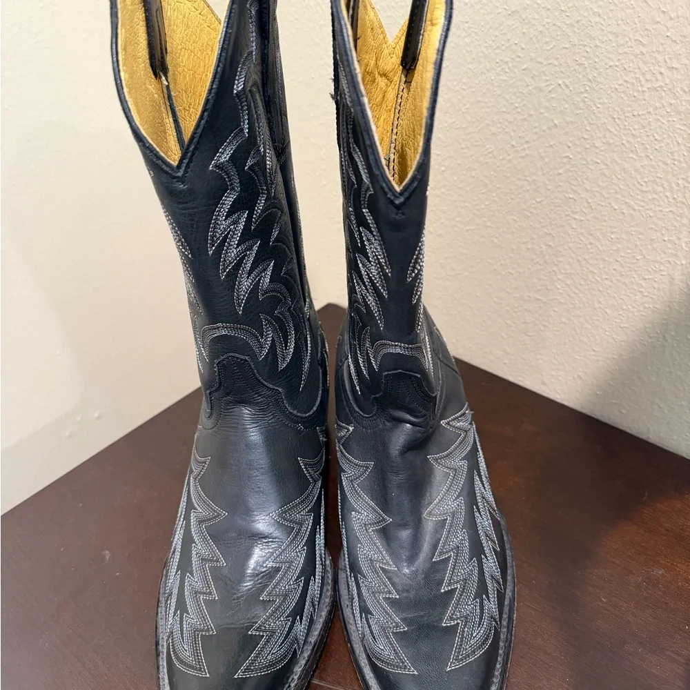 Classic Black Western Leather Cowboy Boots - Women's Ankle Booties - Picture 4 of 9